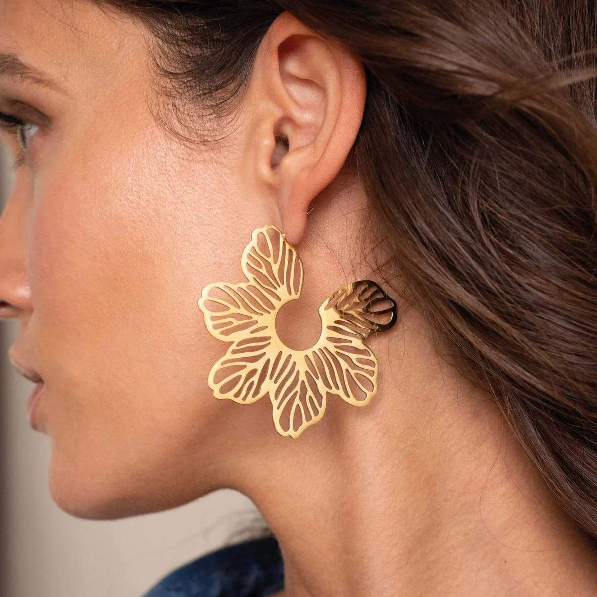 Dámske pozlátené oceľové náušnice Floriane 11127 LUZAKA – Obrázok 2