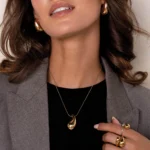 Dámsky Náhrdelník z pozlátenej ocele Pia 11040 LUZAKA – Obrázok 3