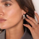 Dámske oceľové náušnice strieborné Pia 11315 LUZAKA – Obrázok 3