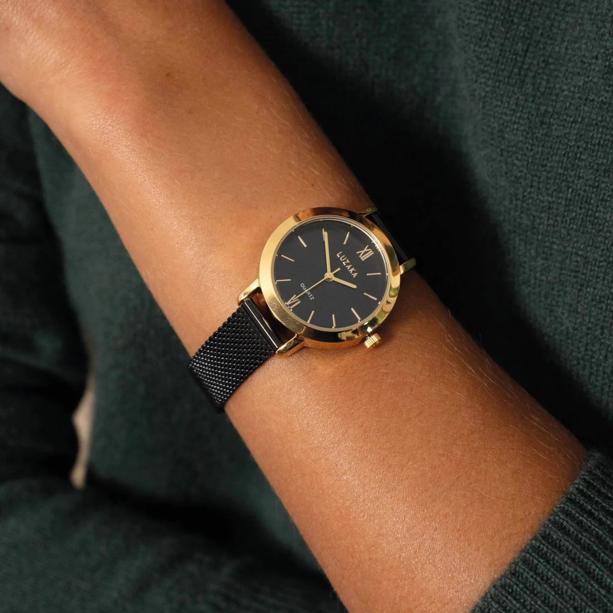 Dámske hodinky Clara čierne 11516 LUZAKA – Obrázok 2