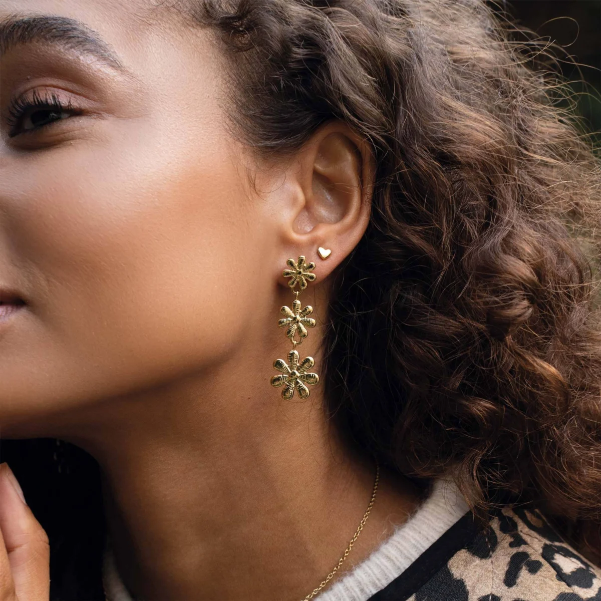 Dámske Pozlátené oceľové náušnice Naomi 11121 LUZAKA – Obrázok 3