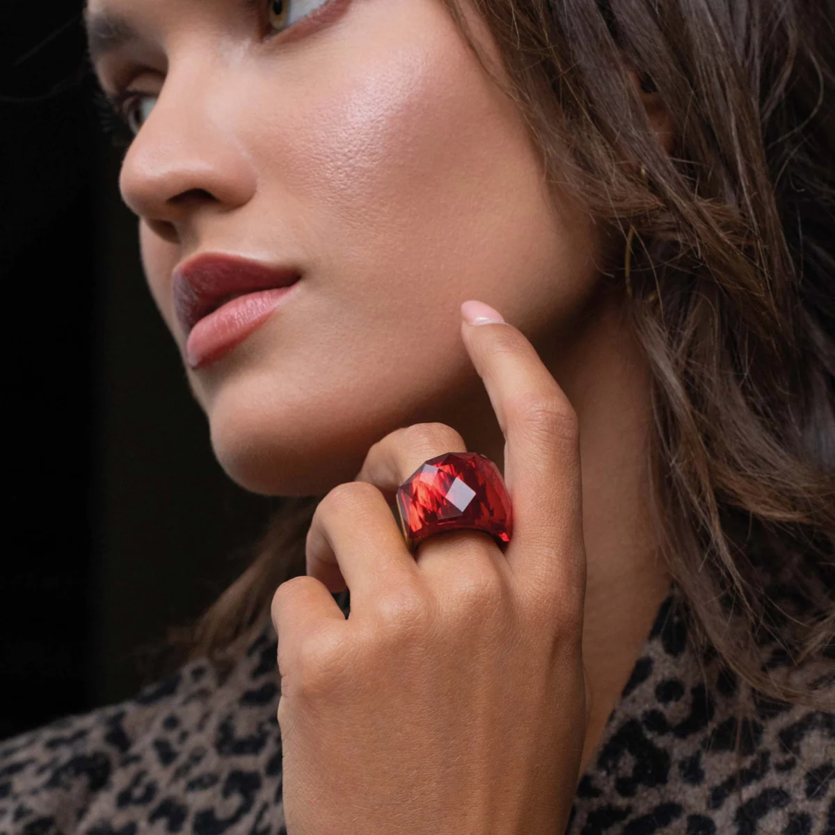 Dámsky oceľový prsteň Eclat červený 00001 LUZAKA – Obrázok 2