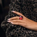 Dámsky oceľový prsteň Eclat červený 00001 LUZAKA – Obrázok 3