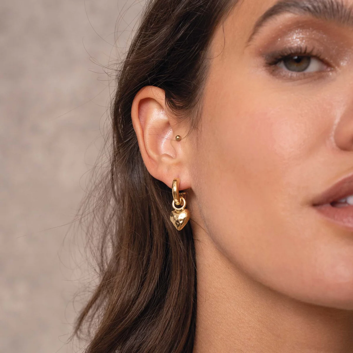 Dámske náušnice valentínske z pozlátenej ocele 11278 LUZAKA – Obrázok 2