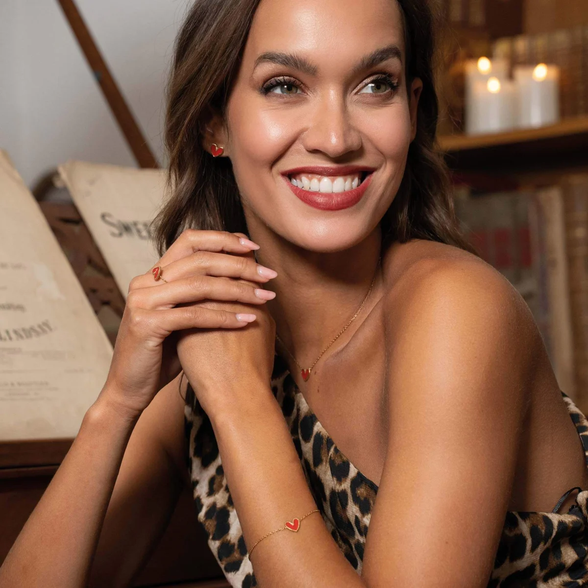 Dámsky náramok Lolly červený z pozlátenej ocele 11562 LUZAKA – Obrázok 3