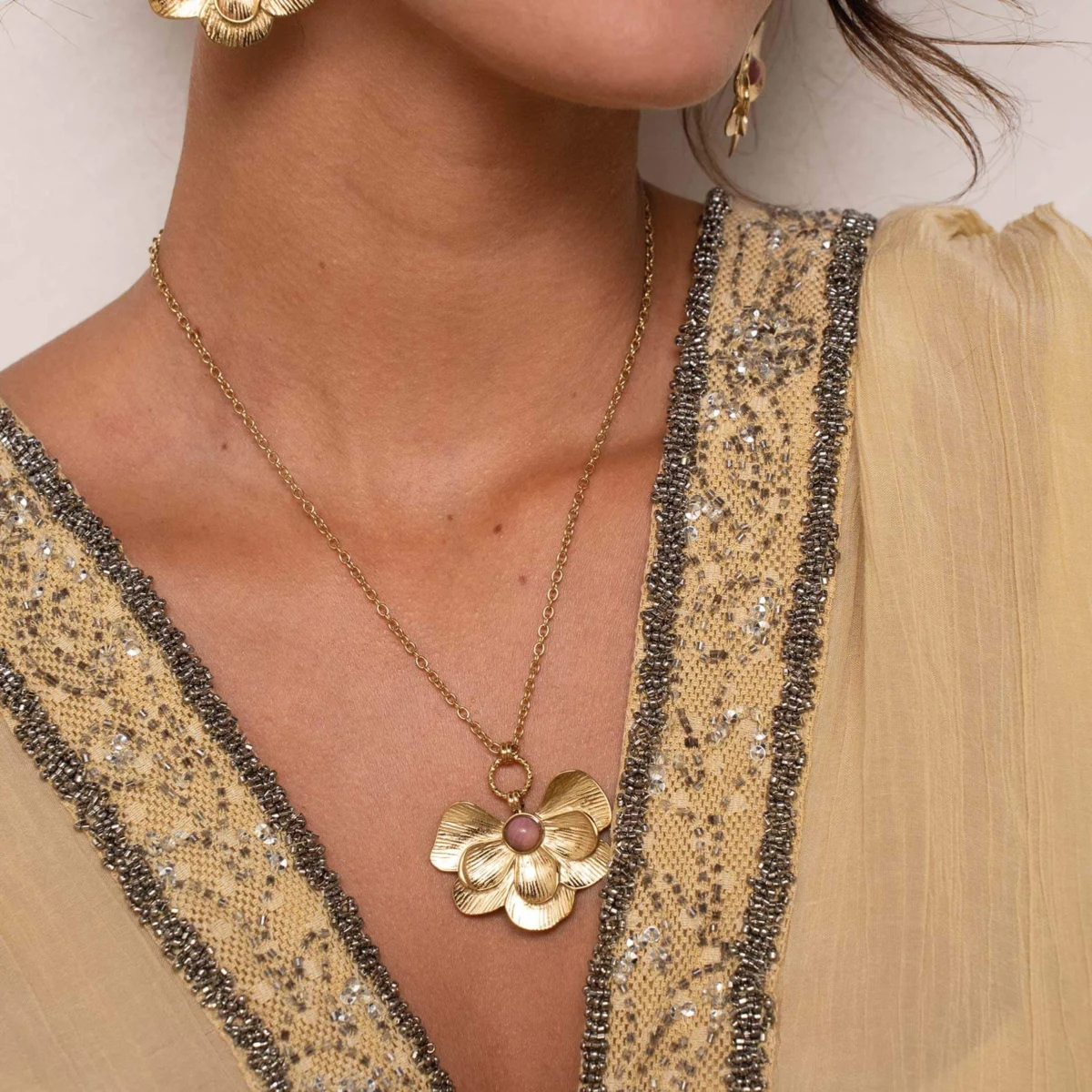 Dámsky náhrdelník Iris z pozlátenej ocele 11187 LUZAKA